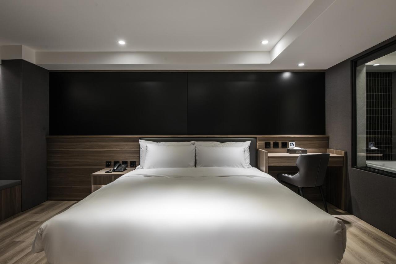 Autumn Willow Hotel تايتشونغ المظهر الخارجي الصورة